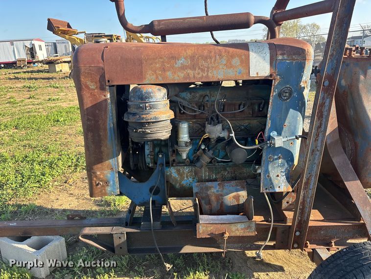 image for item EA4792 Ford irrigation pump