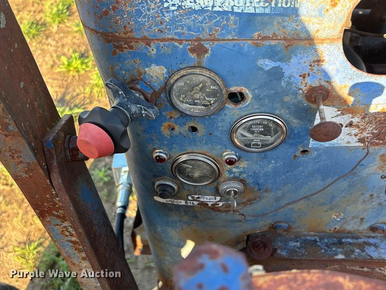 image for item EA4792 Ford irrigation pump