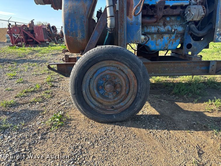 image for item EA4792 Ford irrigation pump