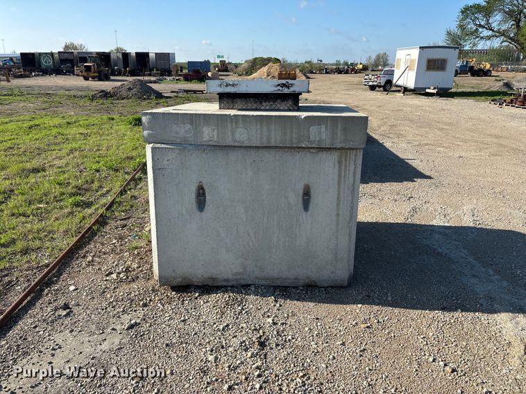 image for item EA4798 USF Fabrication vault