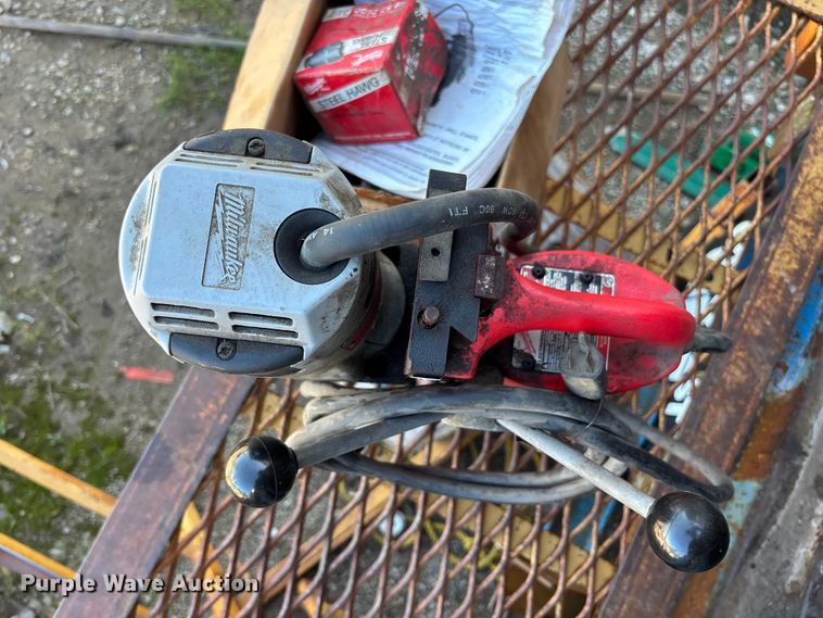 image for item EA4800 Milwaukee 4202 magnetic drill
