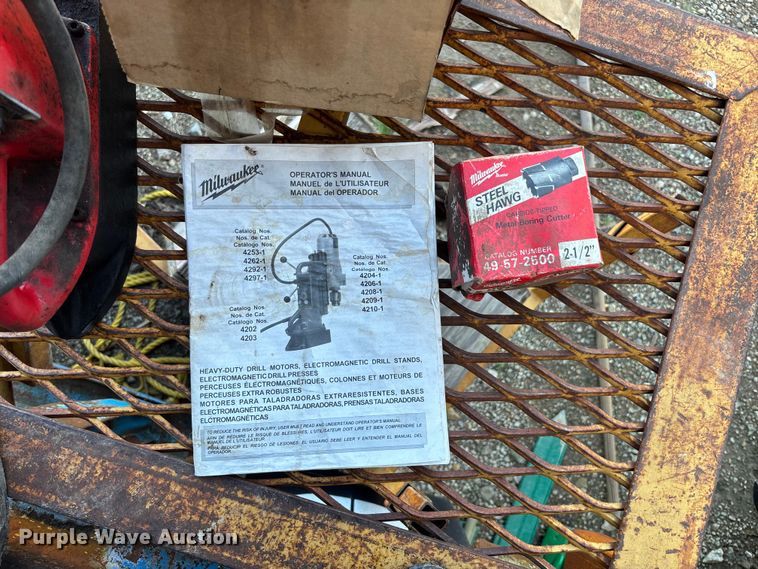 image for item EA4800 Milwaukee 4202 magnetic drill