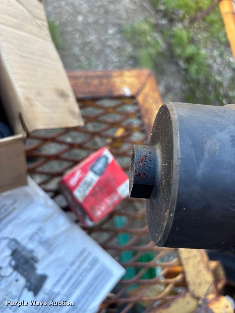 image for item EA4800 Milwaukee 4202 magnetic drill