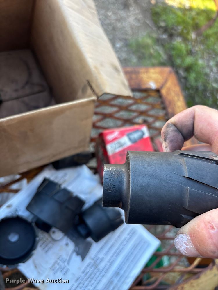 image for item EA4800 Milwaukee 4202 magnetic drill