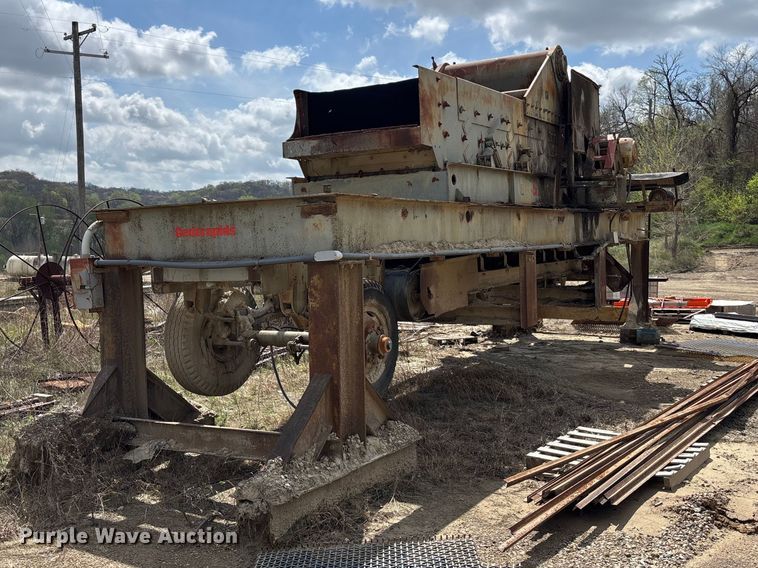 image for item EA4810 Cedarapids screening plant