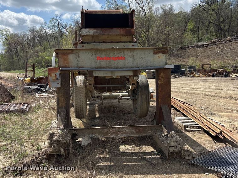 image for item EA4810 Cedarapids screening plant