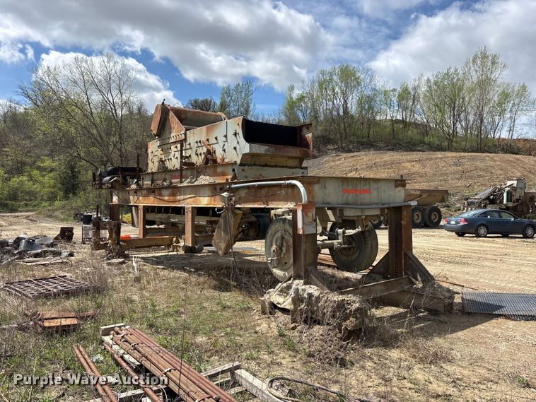 image for item EA4810 Cedarapids screening plant