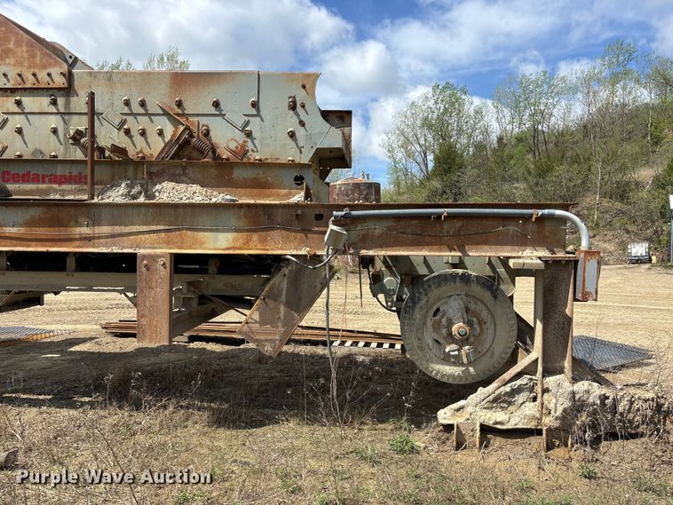 image for item EA4810 Cedarapids screening plant