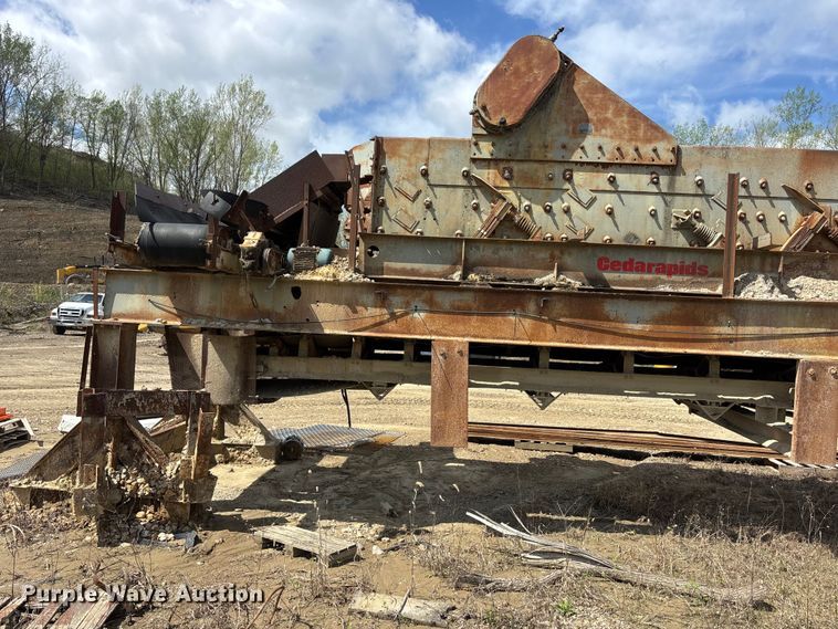 image for item EA4810 Cedarapids screening plant