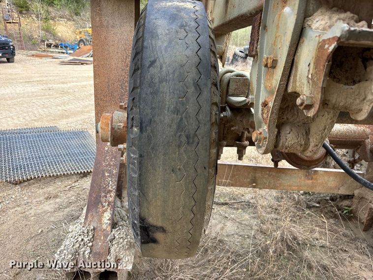 image for item EA4810 Cedarapids screening plant