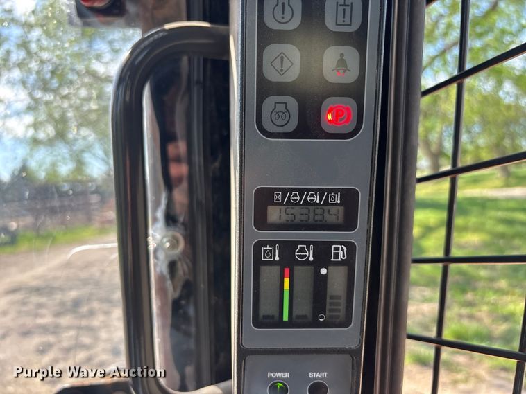 image for item EA4820 2014 Case SR210 skid steer loader