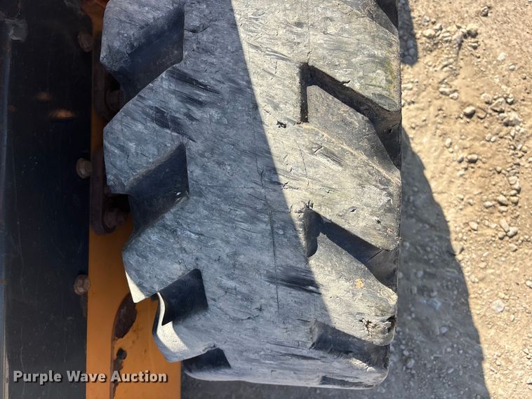 image for item EA4820 2014 Case SR210 skid steer loader