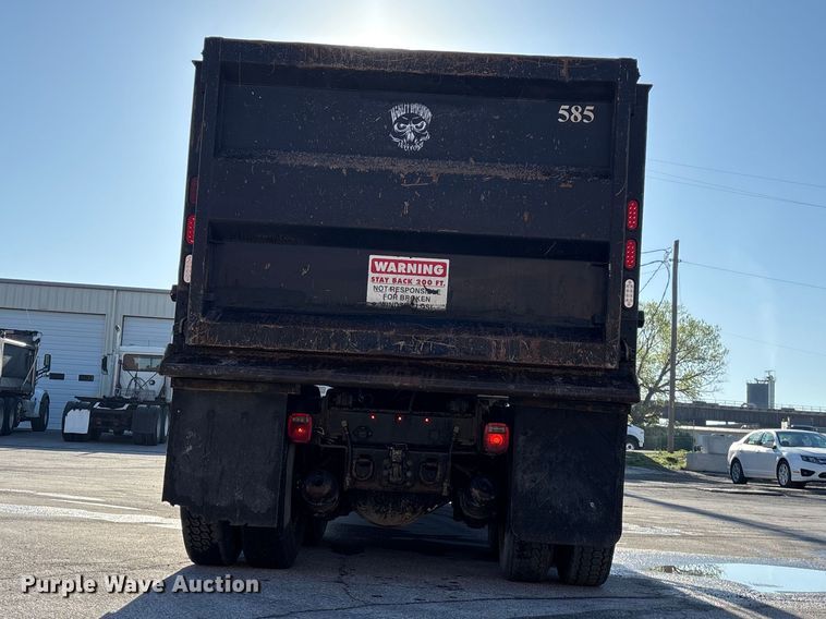 image for item EA4821 2019 Peterbilt 567 dump truck