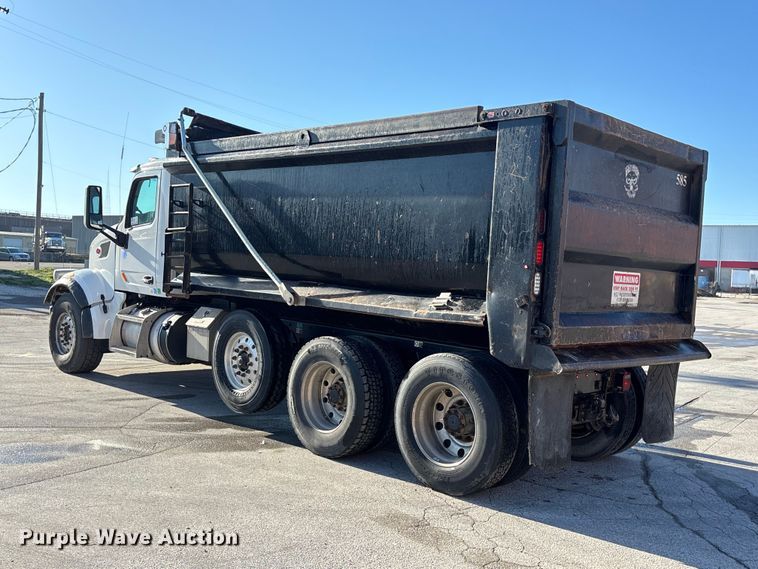 image for item EA4821 2019 Peterbilt 567 dump truck