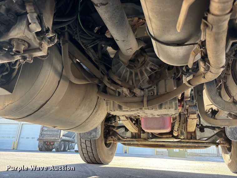 image for item EA4821 2019 Peterbilt 567 dump truck