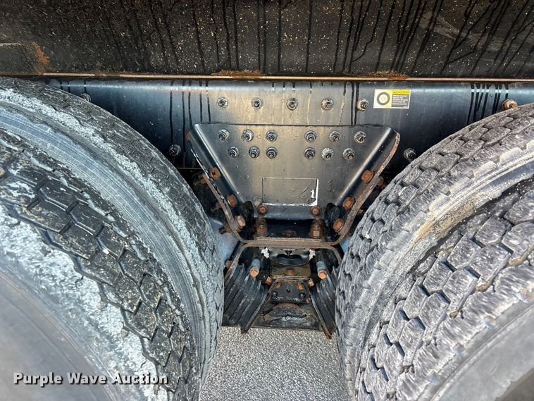 image for item EA4821 2019 Peterbilt 567 dump truck