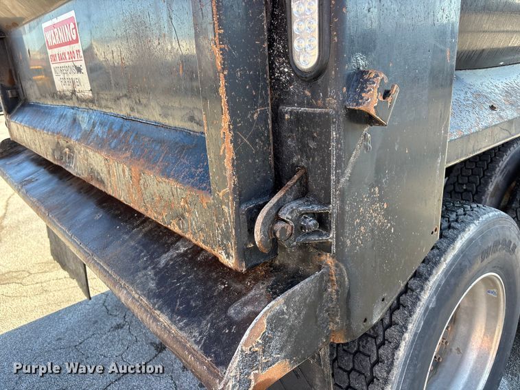 image for item EA4821 2019 Peterbilt 567 dump truck