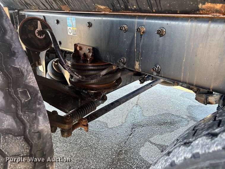 image for item EA4821 2019 Peterbilt 567 dump truck