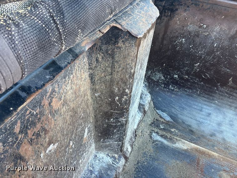 image for item EA4821 2019 Peterbilt 567 dump truck