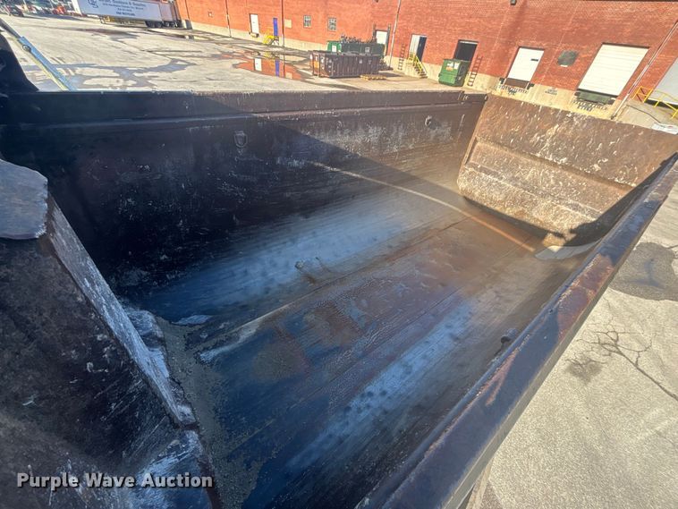 image for item EA4821 2019 Peterbilt 567 dump truck