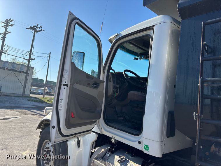 image for item EA4821 2019 Peterbilt 567 dump truck