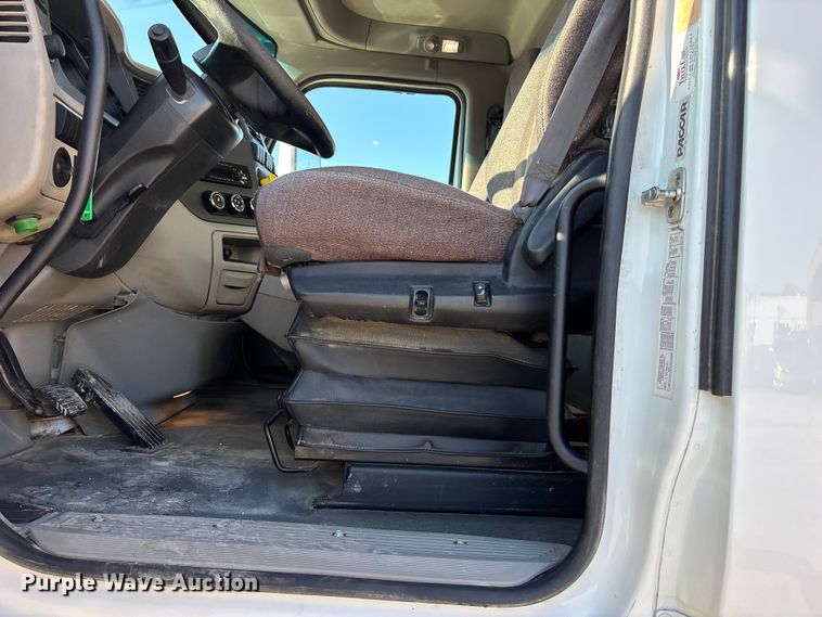 image for item EA4821 2019 Peterbilt 567 dump truck