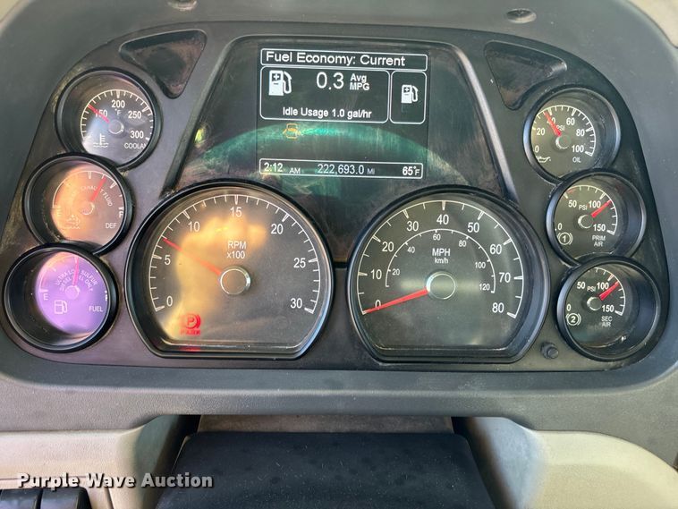 image for item EA4821 2019 Peterbilt 567 dump truck