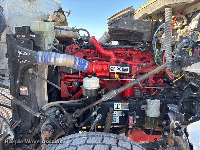 image for item EA4821 2019 Peterbilt 567 dump truck