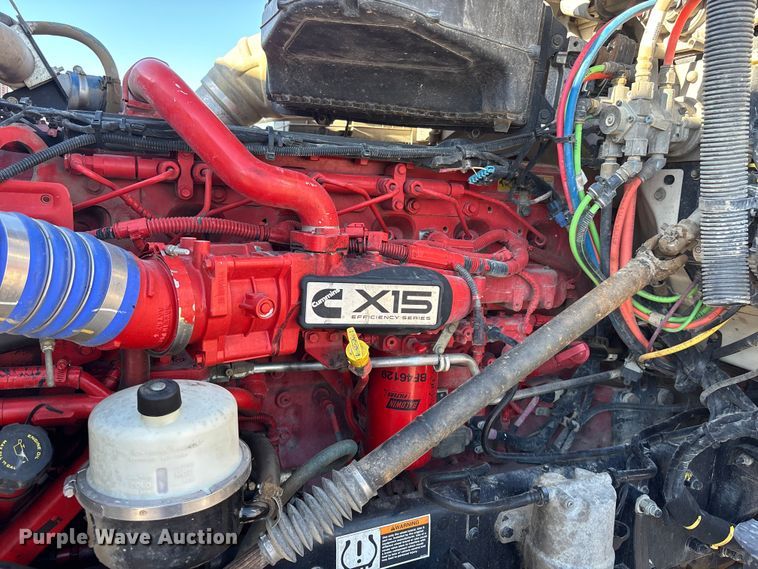 image for item EA4821 2019 Peterbilt 567 dump truck