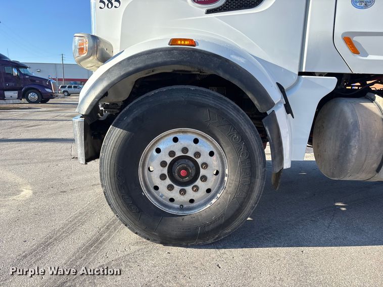 image for item EA4821 2019 Peterbilt 567 dump truck