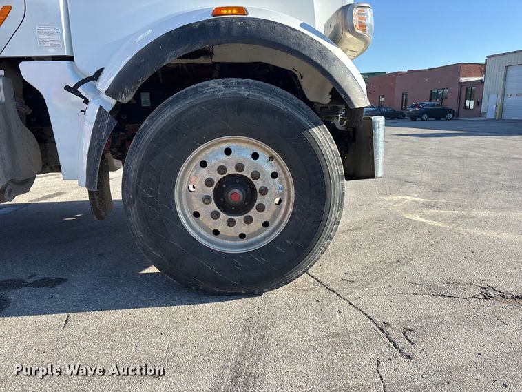 image for item EA4821 2019 Peterbilt 567 dump truck