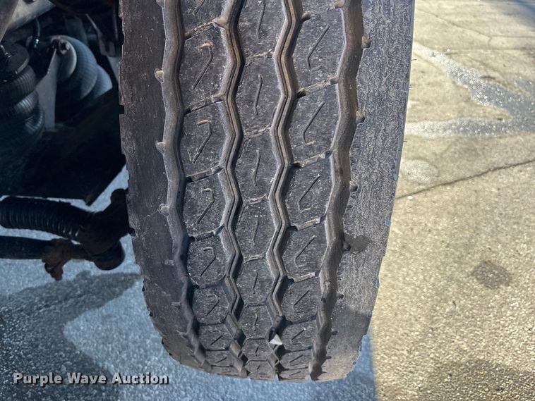 image for item EA4821 2019 Peterbilt 567 dump truck