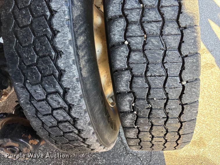 image for item EA4821 2019 Peterbilt 567 dump truck