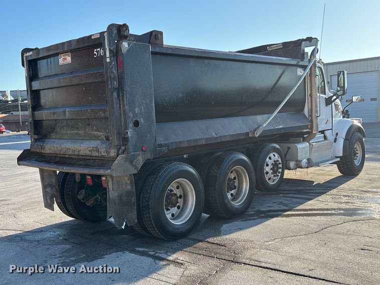 image for item EA4822 2017 Peterbilt 567 dump truck