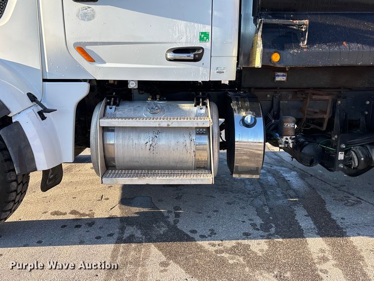 image for item EA4822 2017 Peterbilt 567 dump truck