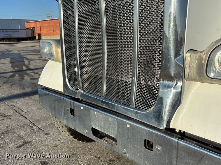 image for item EA4822 2017 Peterbilt 567 dump truck