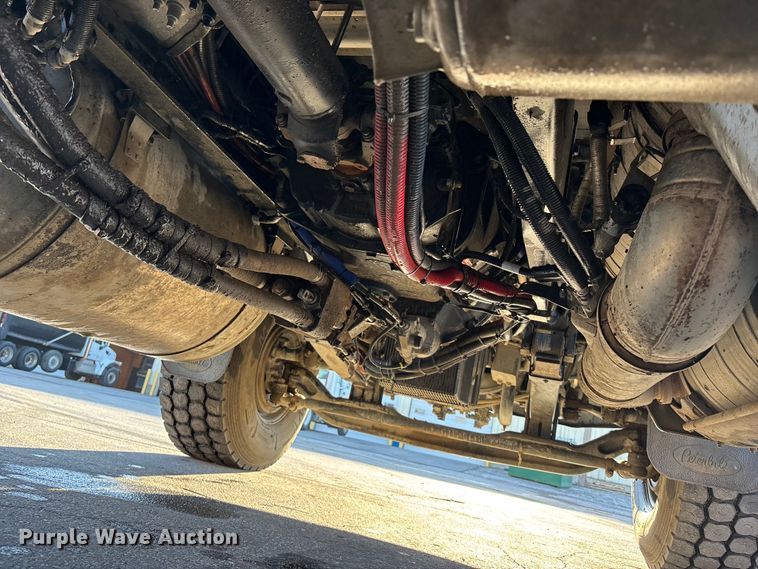 image for item EA4822 2017 Peterbilt 567 dump truck