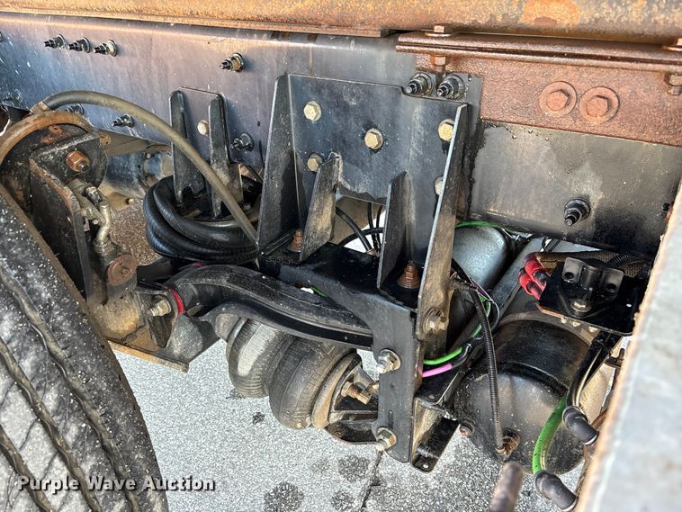 image for item EA4822 2017 Peterbilt 567 dump truck