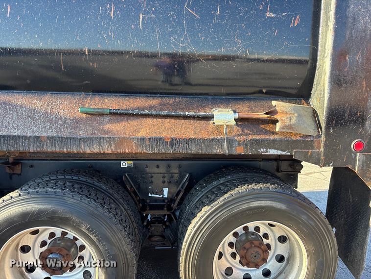 image for item EA4822 2017 Peterbilt 567 dump truck