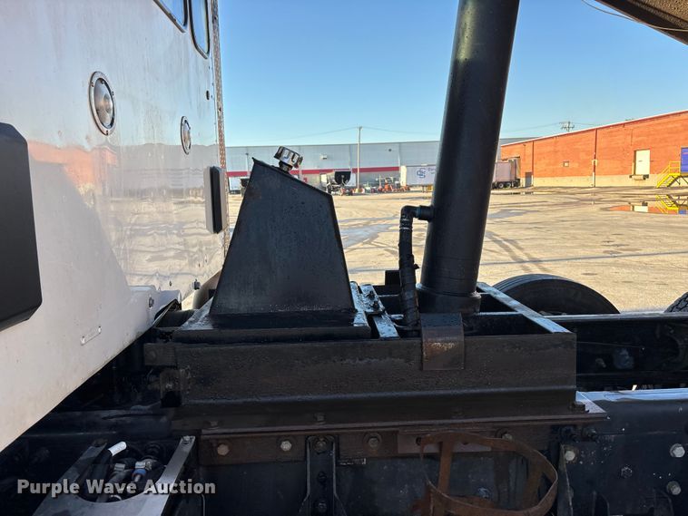 image for item EA4822 2017 Peterbilt 567 dump truck