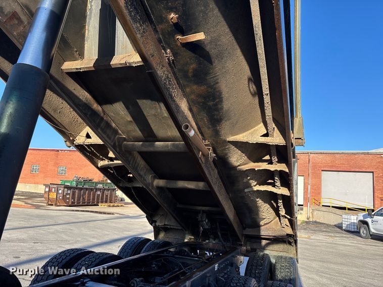 image for item EA4822 2017 Peterbilt 567 dump truck