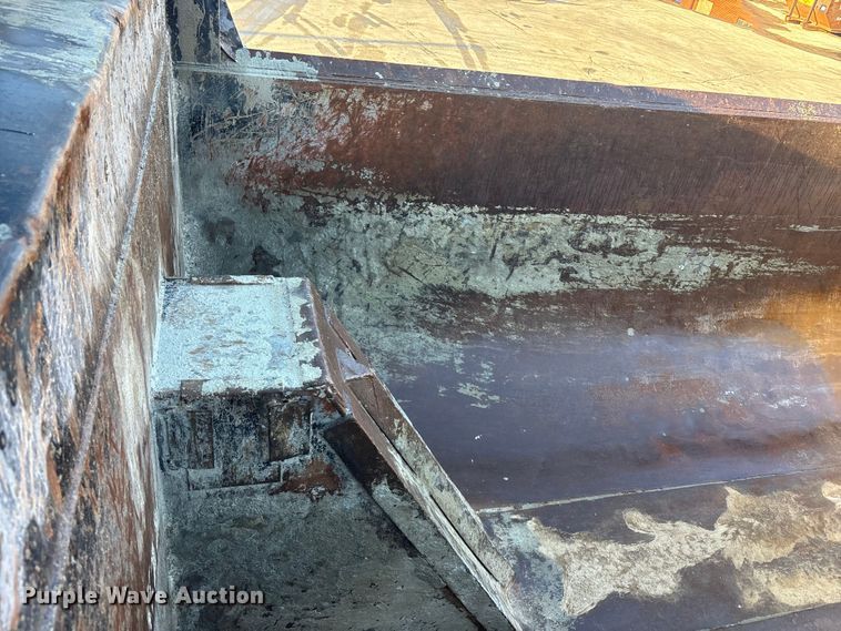 image for item EA4822 2017 Peterbilt 567 dump truck