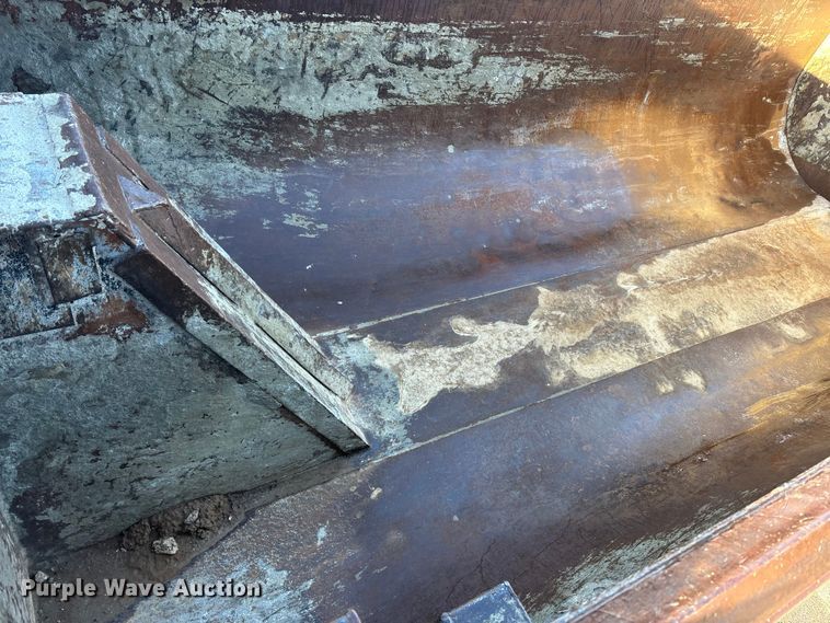 image for item EA4822 2017 Peterbilt 567 dump truck