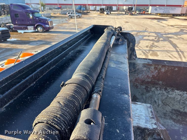 image for item EA4822 2017 Peterbilt 567 dump truck