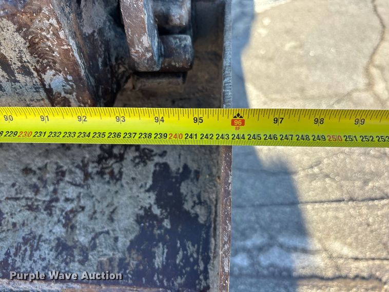 image for item EA4822 2017 Peterbilt 567 dump truck