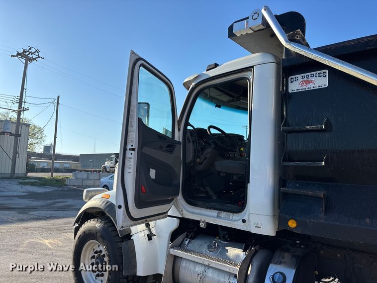 image for item EA4822 2017 Peterbilt 567 dump truck