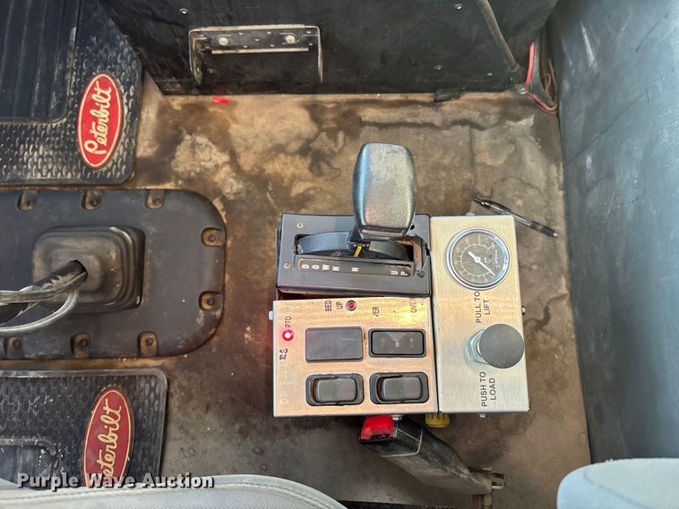 image for item EA4822 2017 Peterbilt 567 dump truck