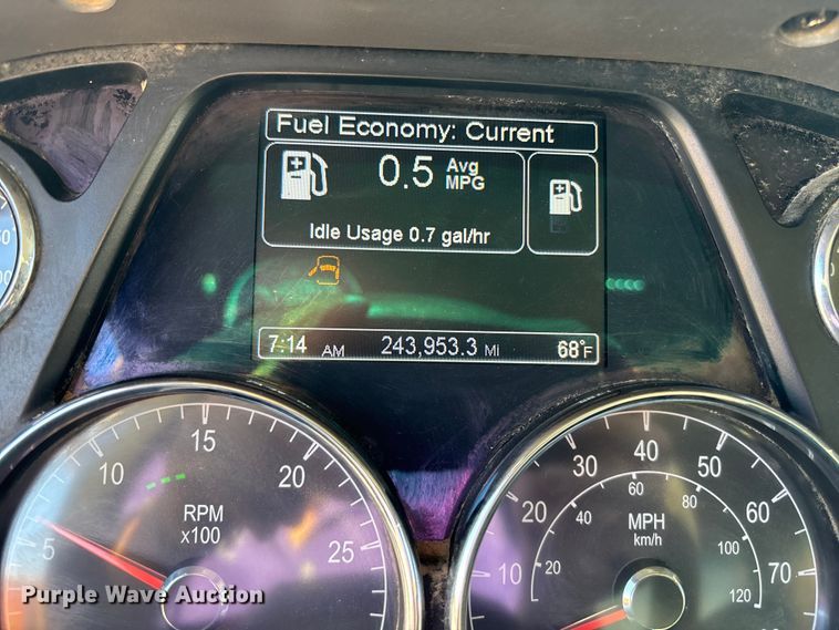 image for item EA4822 2017 Peterbilt 567 dump truck