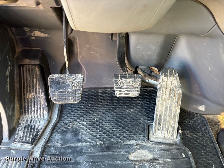 image for item EA4822 2017 Peterbilt 567 dump truck