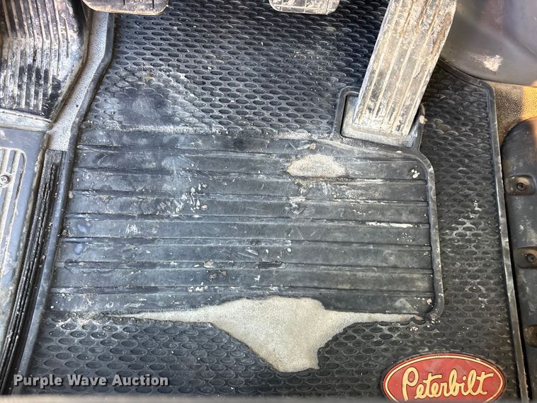 image for item EA4822 2017 Peterbilt 567 dump truck